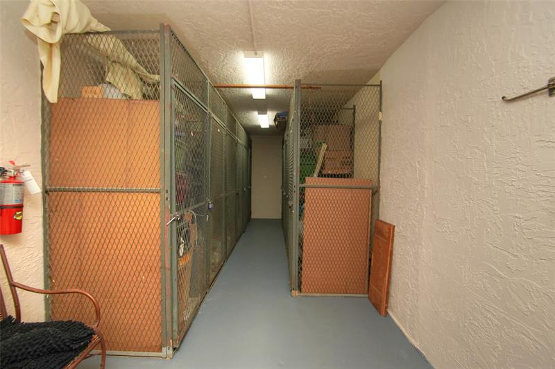 Image 16 of 27 For 2571 Aragon Blvd  317