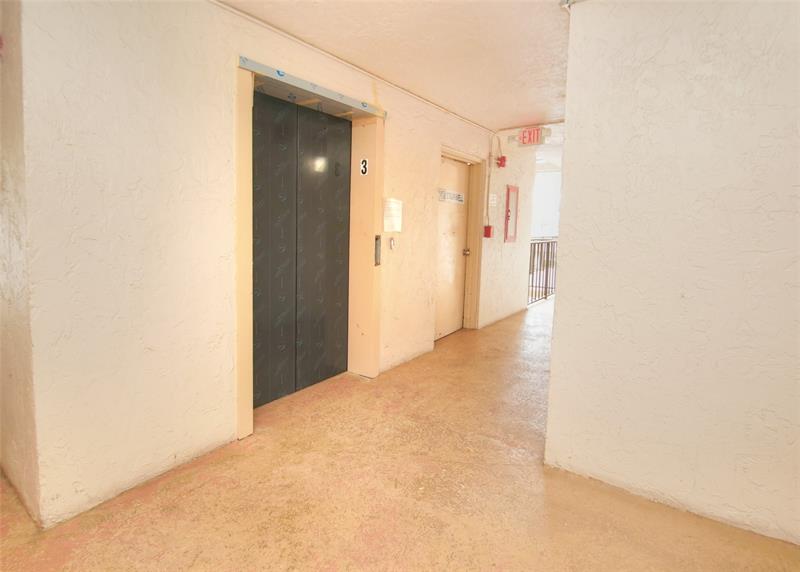 Image 19 of 27 For 2571 Aragon Blvd  317