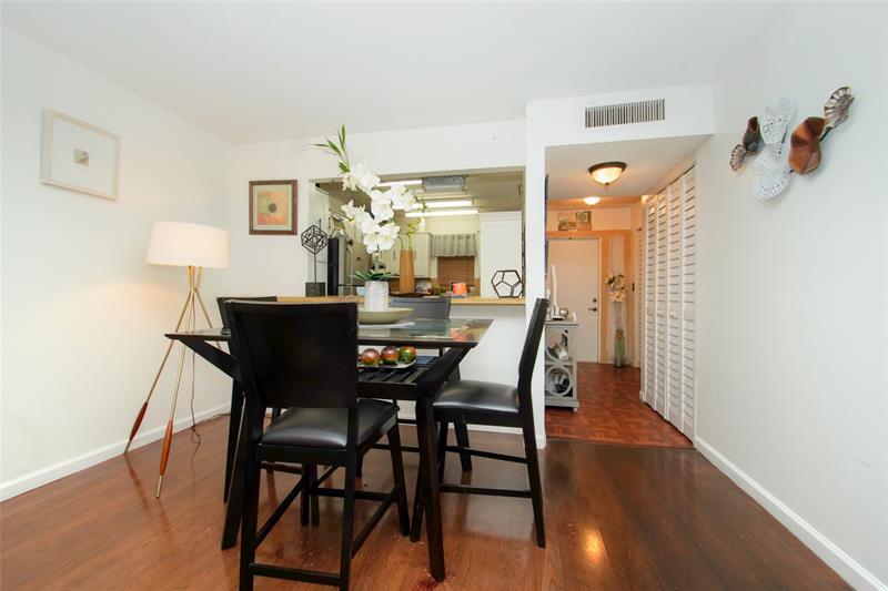 Image 3 of 27 For 2571 Aragon Blvd  317