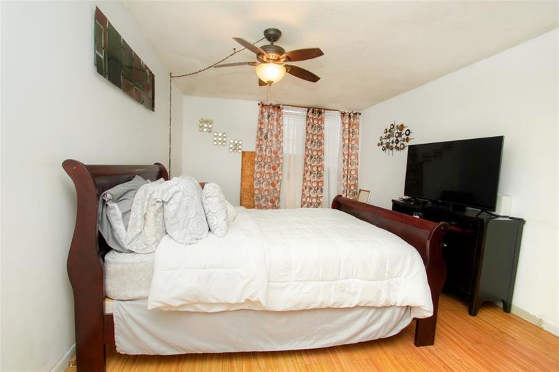 Image 5 of 27 For 2571 Aragon Blvd  317