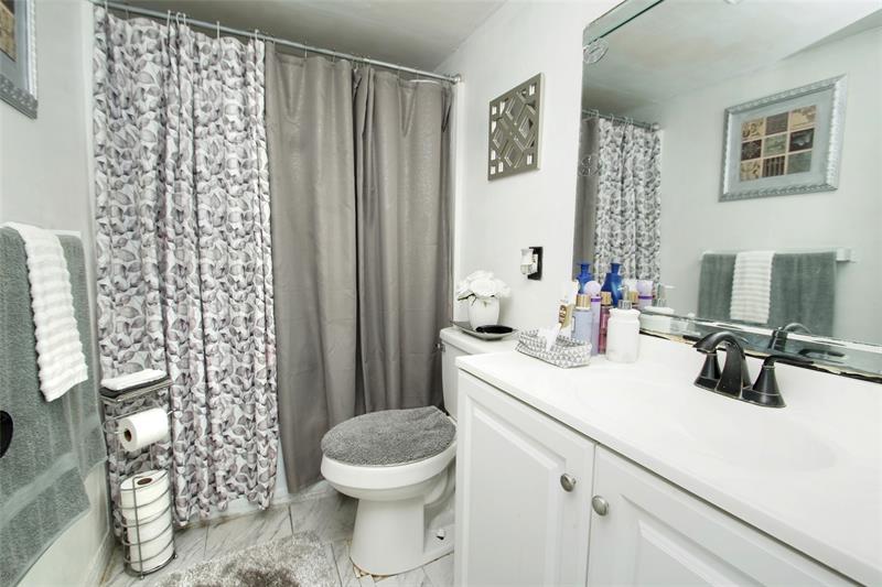 Image 6 of 27 For 2571 Aragon Blvd  317