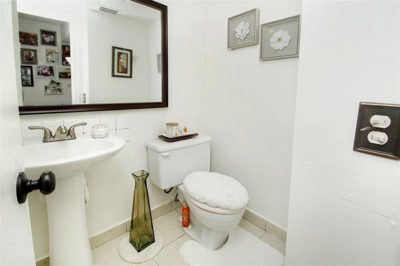 Image 9 of 27 For 2571 Aragon Blvd  317