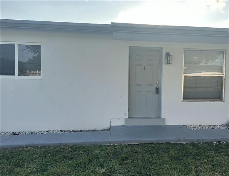 Image 4 of 11 For 6109 30th St  1