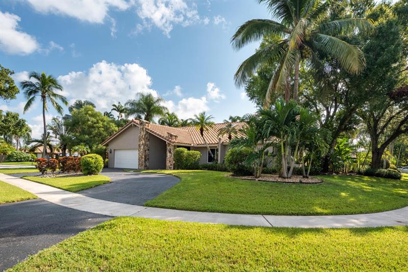 Details for 1400 101st Ter, Plantation, FL 33322