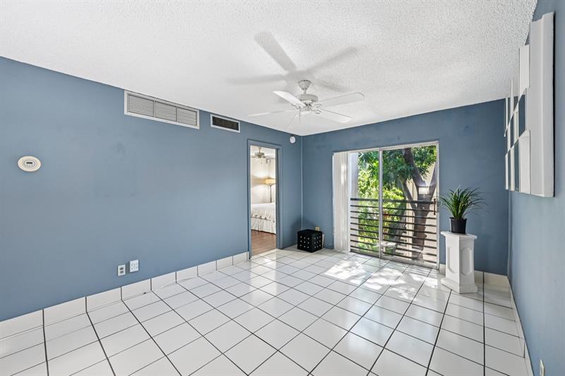 Image 10 of 36 For 5226 6th Ave  H33