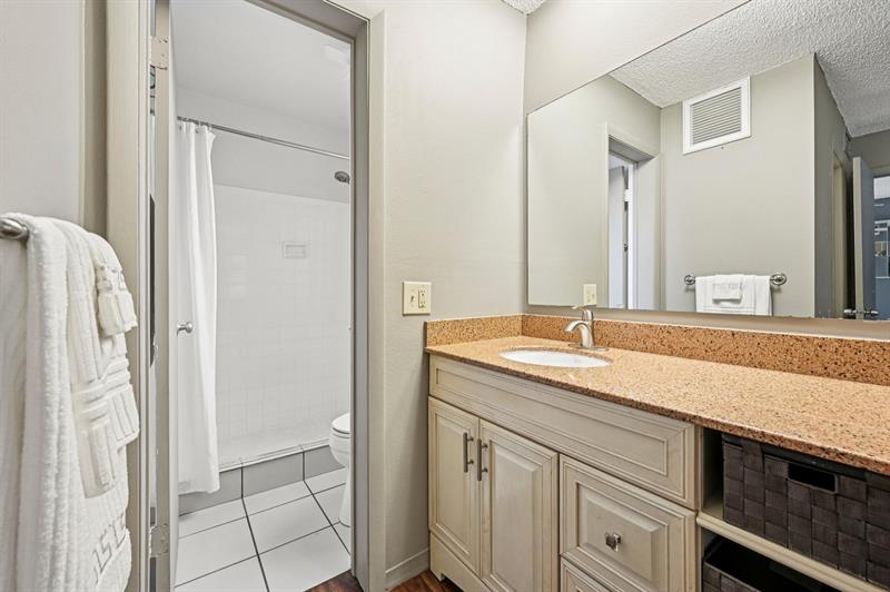 Image 15 of 36 For 5226 6th Ave  H33