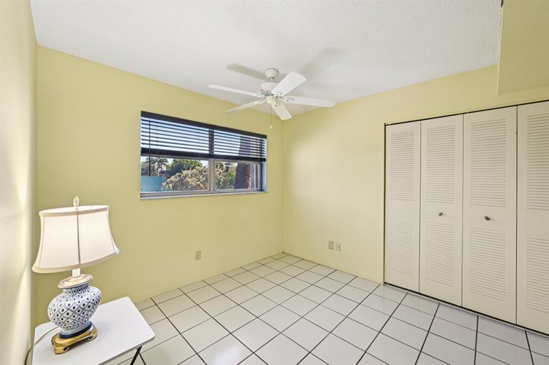 Image 20 of 36 For 5226 6th Ave  H33