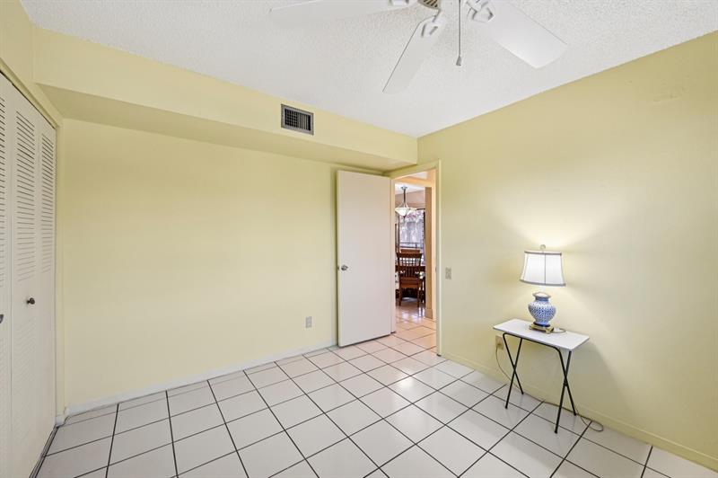Image 22 of 36 For 5226 6th Ave  H33