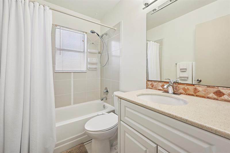 Image 23 of 36 For 5226 6th Ave  H33