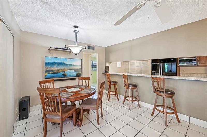 Image 3 of 36 For 5226 6th Ave  H33