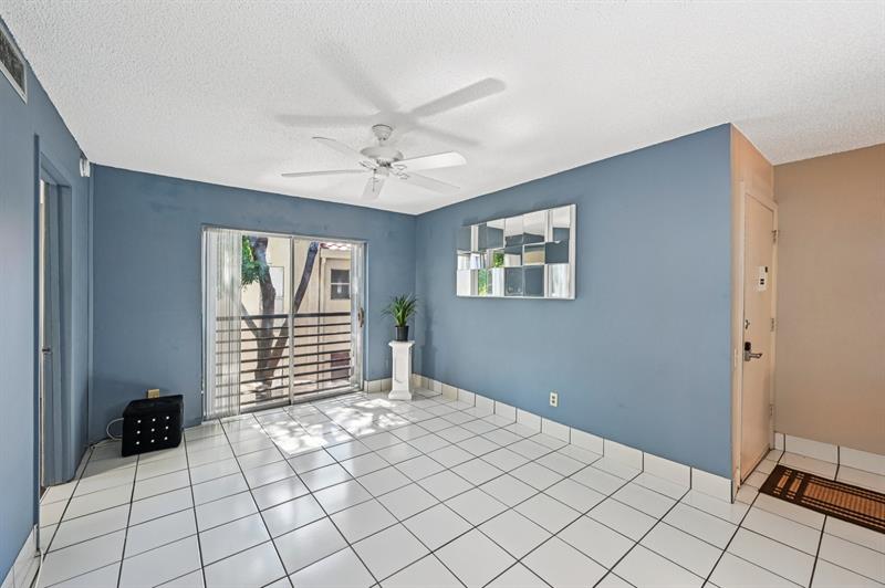 Image 8 of 36 For 5226 6th Ave  H33