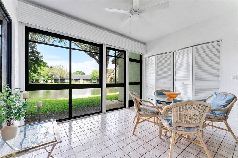 Image 14 of 40 For 3993 Carambola Cir  2998