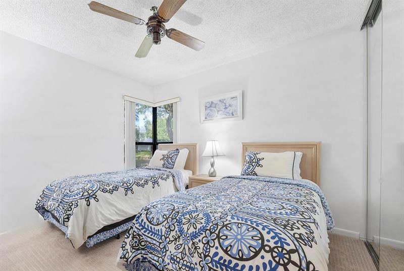 Image 15 of 40 For 3993 Carambola Cir  2998