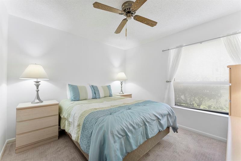 Image 18 of 40 For 3993 Carambola Cir  2998