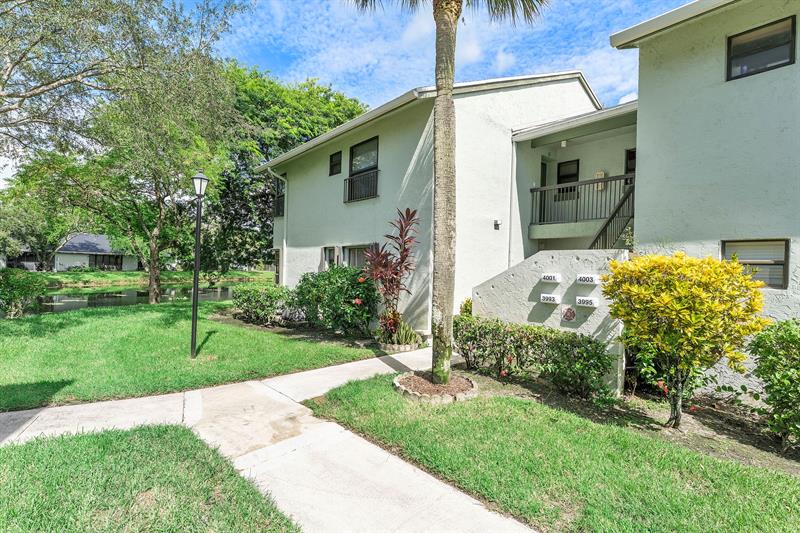 Image 22 of 40 For 3993 Carambola Cir  2998