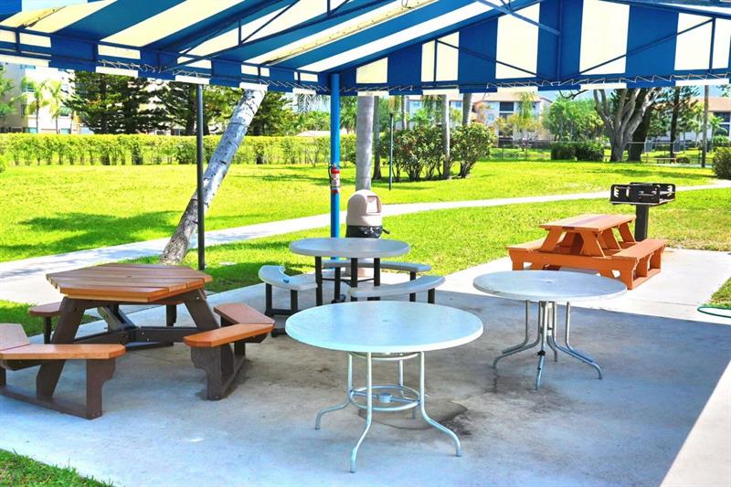 Image 35 of 40 For 3993 Carambola Cir  2998