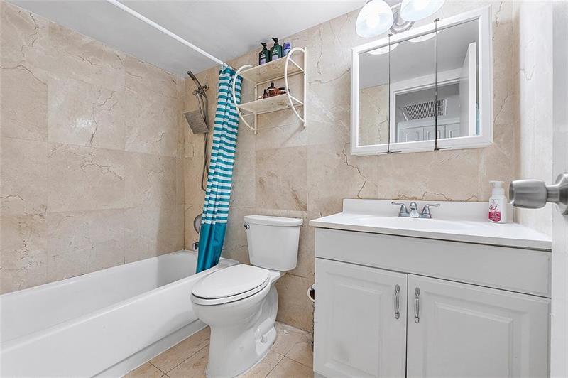 Image 8 of 13 For 19201 Collins Ave  345