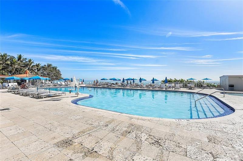 Image 9 of 13 For 19201 Collins Ave  345