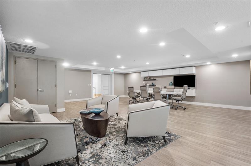 Image 56 of 88 For 715 Bayshore Dr  1004