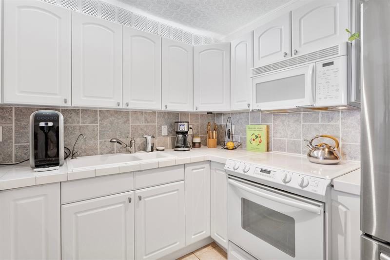 Image 9 of 36 For 1800 Andrews Avenue  9i