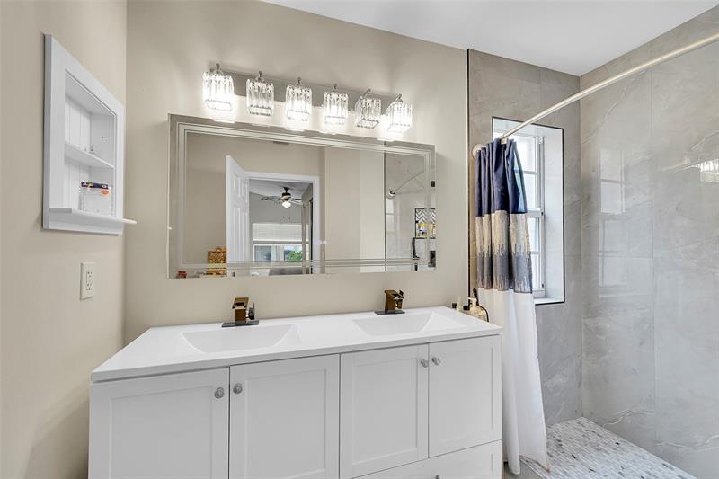 Image 12 of 34 For 11034 46th Dr