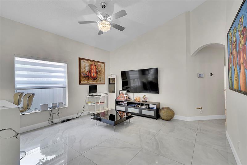 Image 14 of 34 For 11034 46th Dr