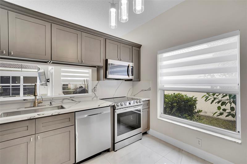 Image 18 of 34 For 11034 46th Dr