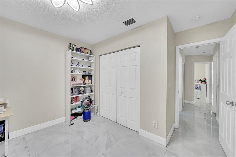 Image 22 of 34 For 11034 46th Dr