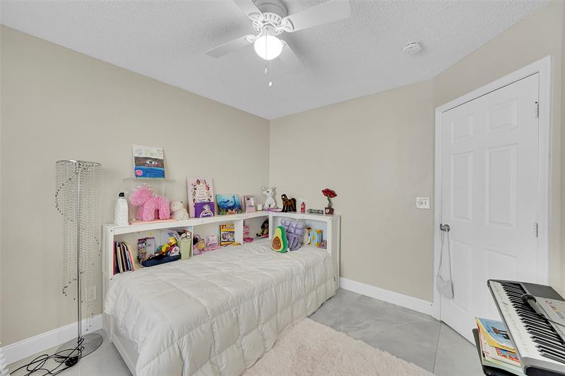 Image 26 of 34 For 11034 46th Dr