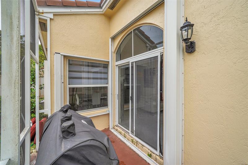 Image 27 of 34 For 11034 46th Dr