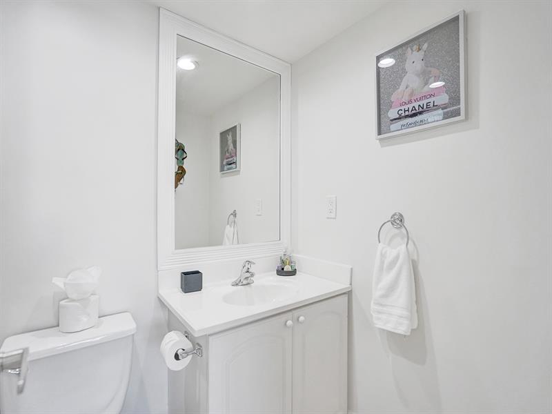 Image 13 of 33 For 3901 Ocean Dr  12b