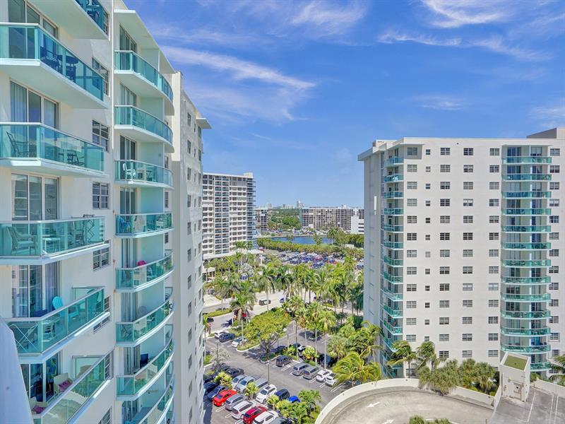 Image 32 of 33 For 3901 Ocean Dr  12b