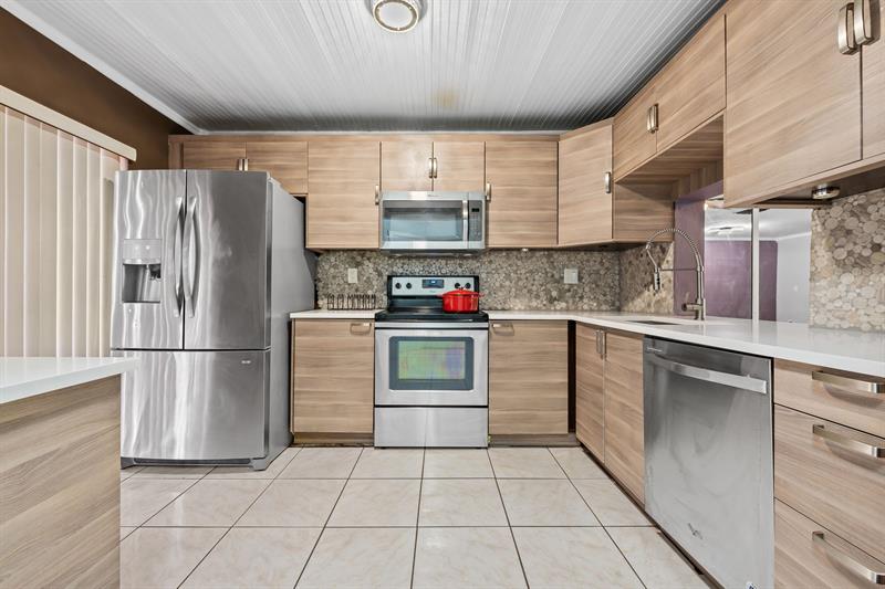 Details for 4902 82nd Ave  2001, Fort Lauderdale, FL 33351