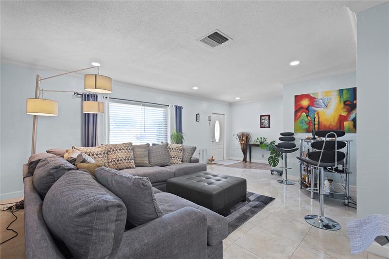 Image 7 of 33 For 6901 95th Ter