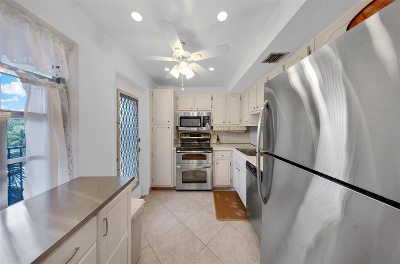 Details for 3000 Palm Aire Dr  302, Pompano Beach, FL 33069