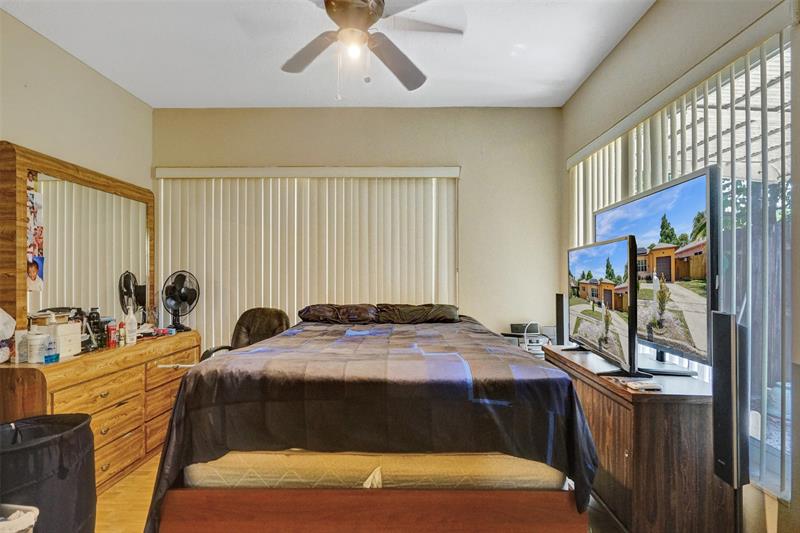 Image 37 of 40 For 5335 8th Ct  