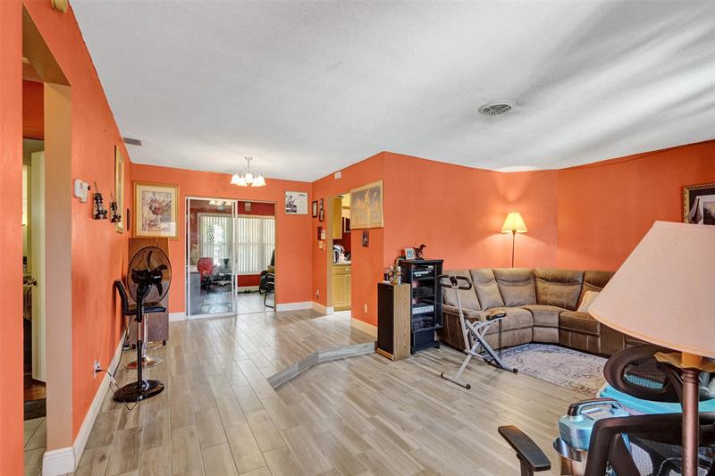 Image 9 of 40 For 5335 8th Ct  