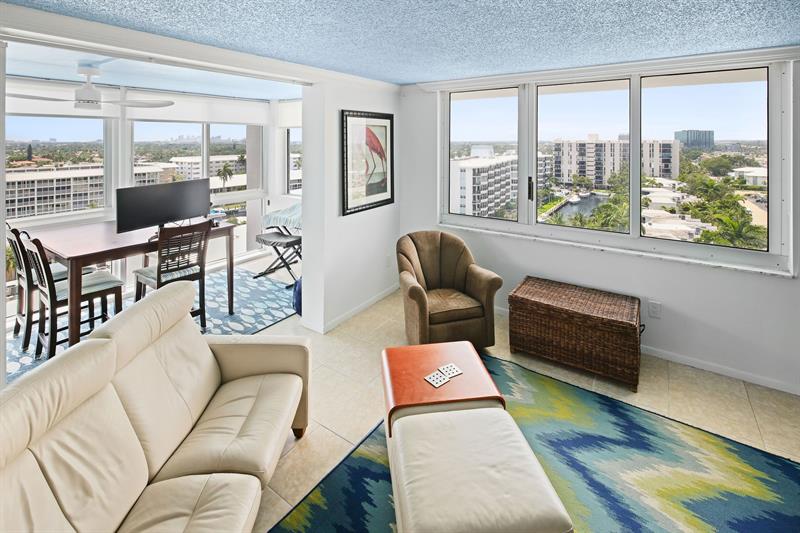 Image 10 of 43 For 3100 49th St  Ph10