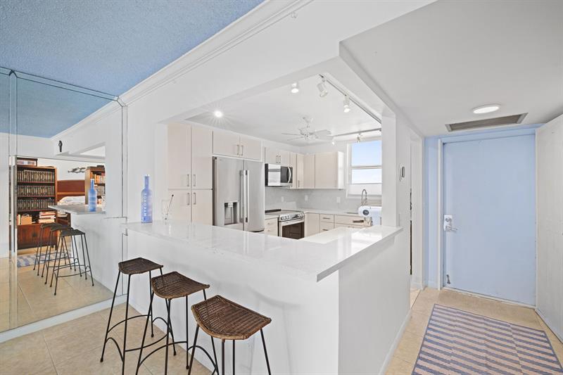 Image 18 of 43 For 3100 49th St  Ph10