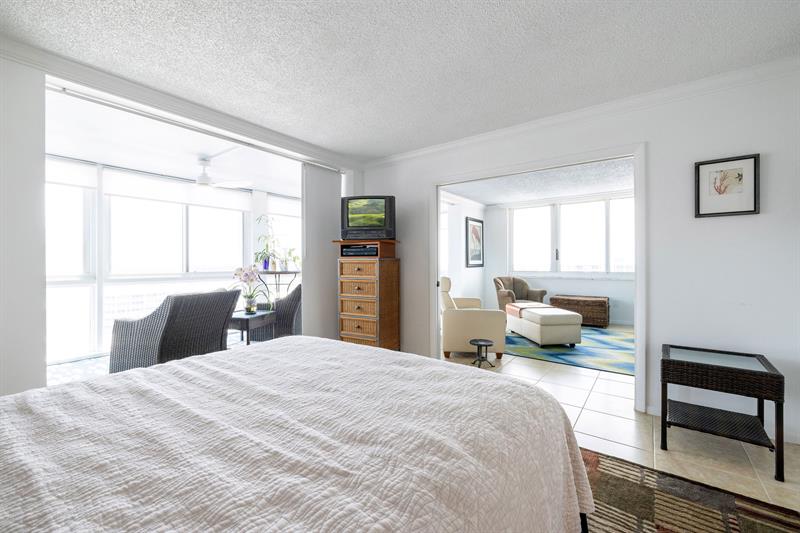 Image 23 of 43 For 3100 49th St  Ph10