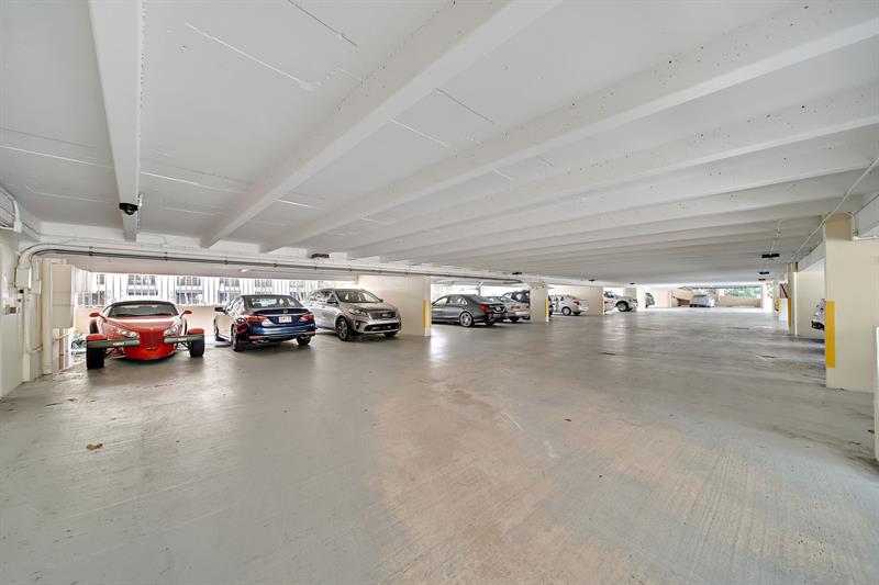 Image 35 of 43 For 3100 49th St  Ph10