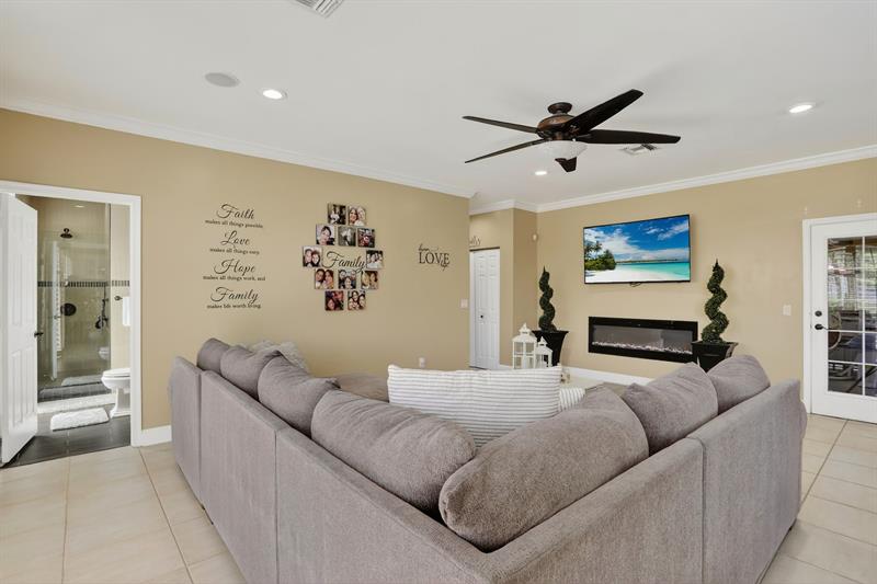 Image 21 of 70 For 5340 103rd Way
