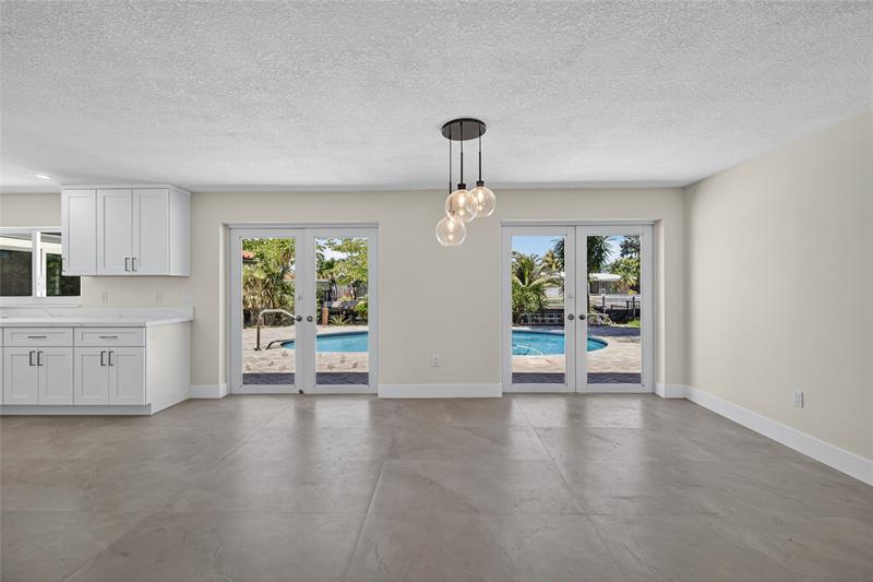 Image 21 of 66 For 1461 57th Ct