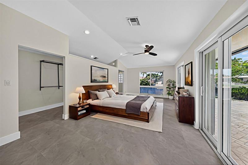 Image 28 of 66 For 1461 57th Ct