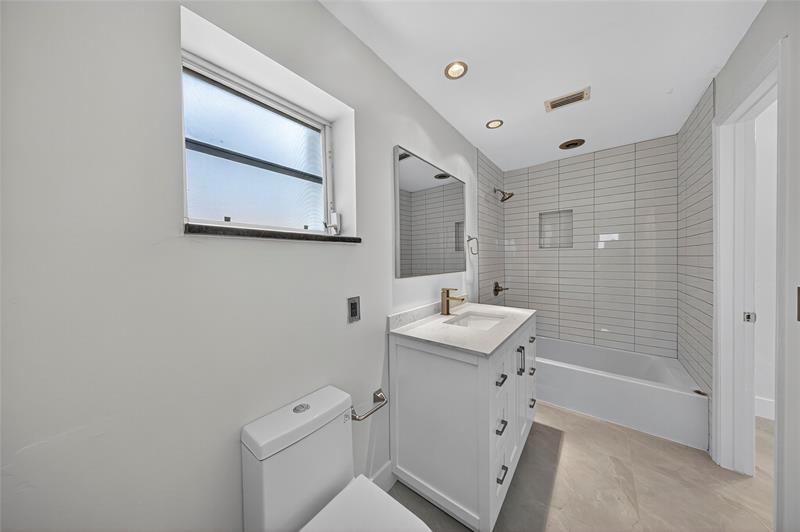 Image 42 of 66 For 1461 57th Ct