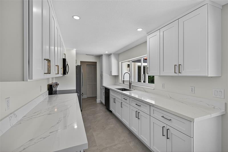 Image 6 of 66 For 1461 57th Ct
