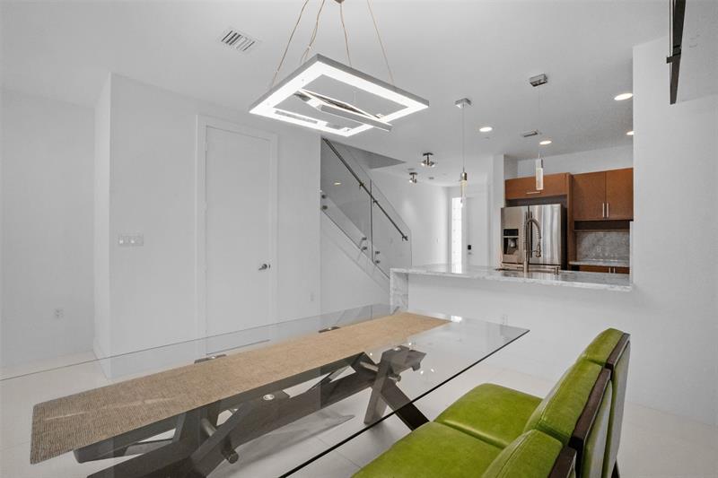 Image 14 of 67 For 834 19th Ave  834