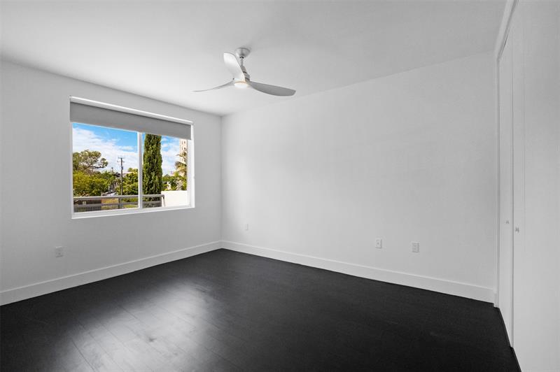 Image 27 of 67 For 834 19th Ave  834