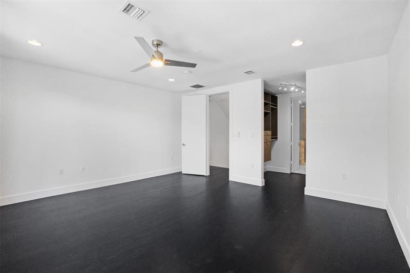 Image 30 of 67 For 834 19th Ave  834
