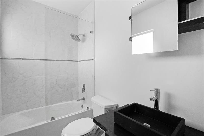 Image 38 of 67 For 834 19th Ave  834